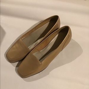 Enzo Angiolini Tan Flat Shoes, 6.5 Medium, New